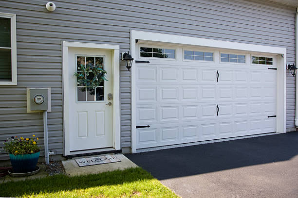 24/7 Emergency Garage Door Panel Replacement experts in Arcata, CA